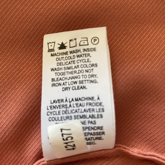 BUY 2 ITEMS GET 1 FREE - RW&Co Flutter Sleeved Blouse in Salmon Sz XL - Picture 6 of 6